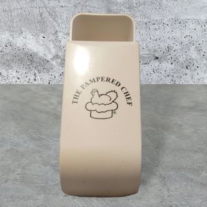 The Pampered chef one cup measuring cup